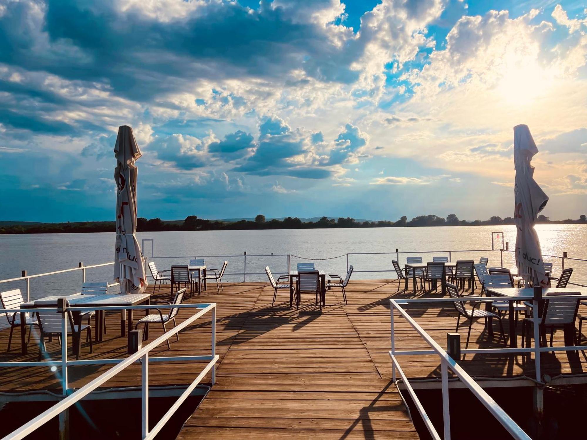 Elgringo Clisura Dunarii Moldova Noua Bagian luar foto