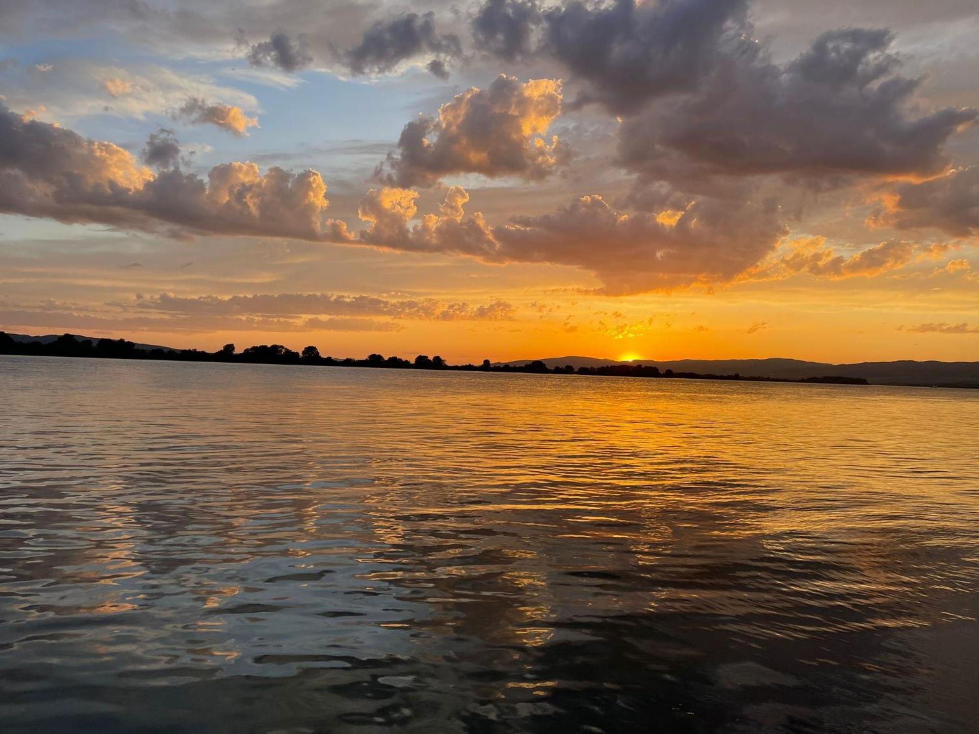 Elgringo Clisura Dunarii Moldova Noua Bagian luar foto